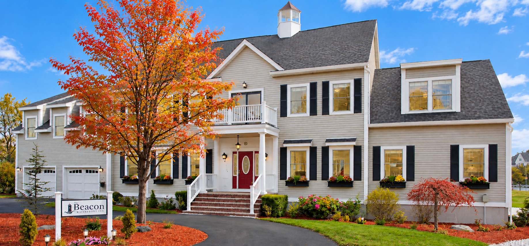 the beacon waterfront inn front on nantasket bay in hull ma - fall season